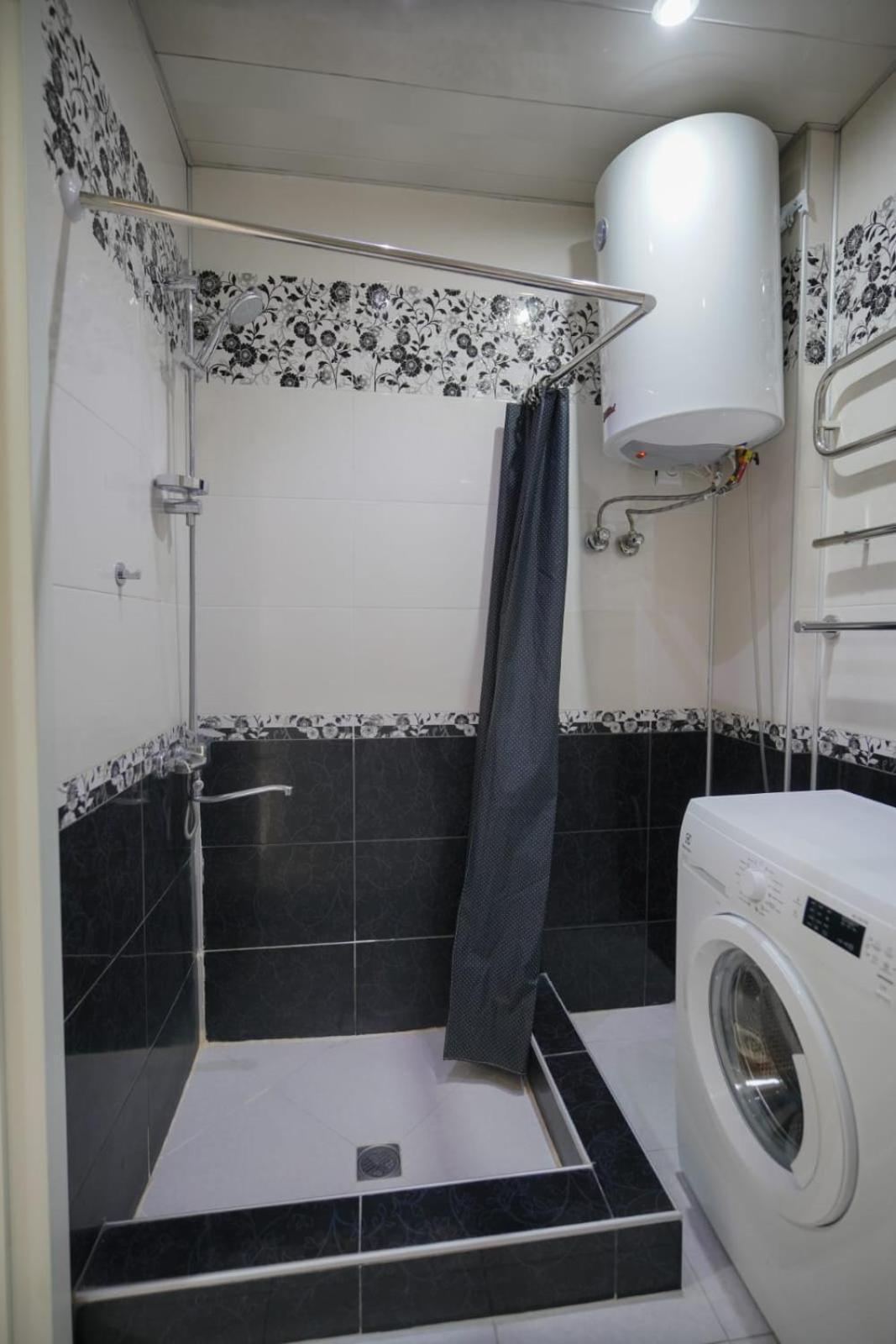 Apartment Orbi Dado Batoemi Buitenkant foto