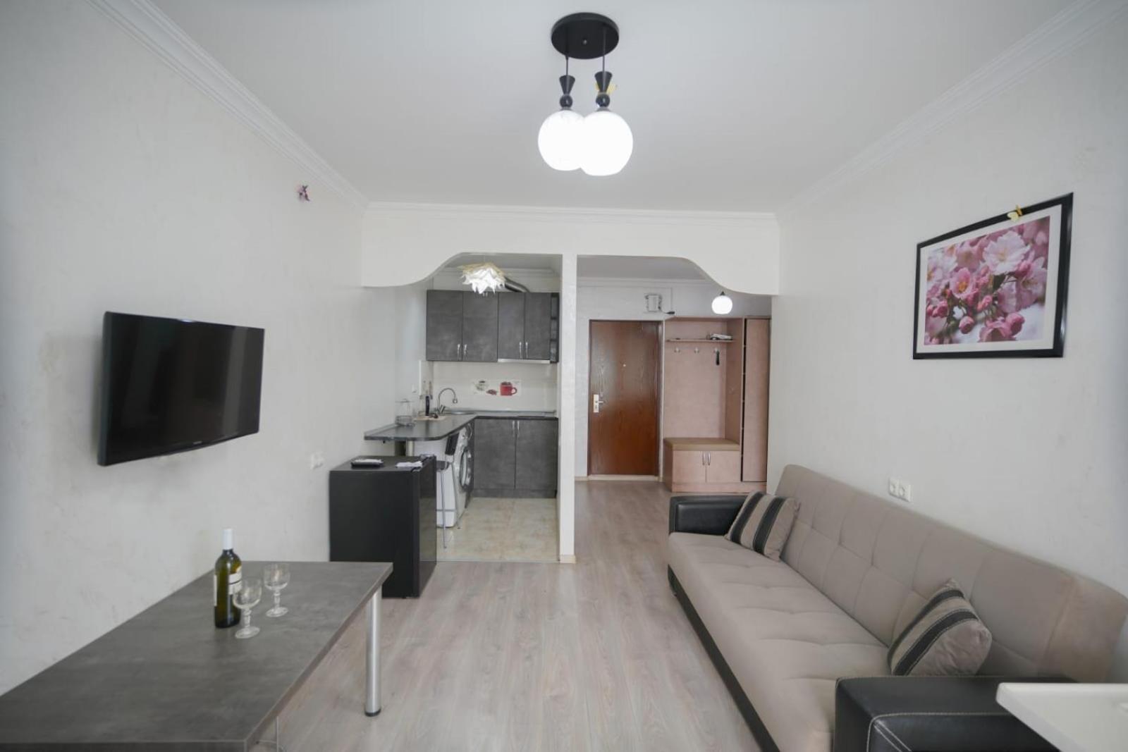 Apartment Orbi Dado Batoemi Buitenkant foto