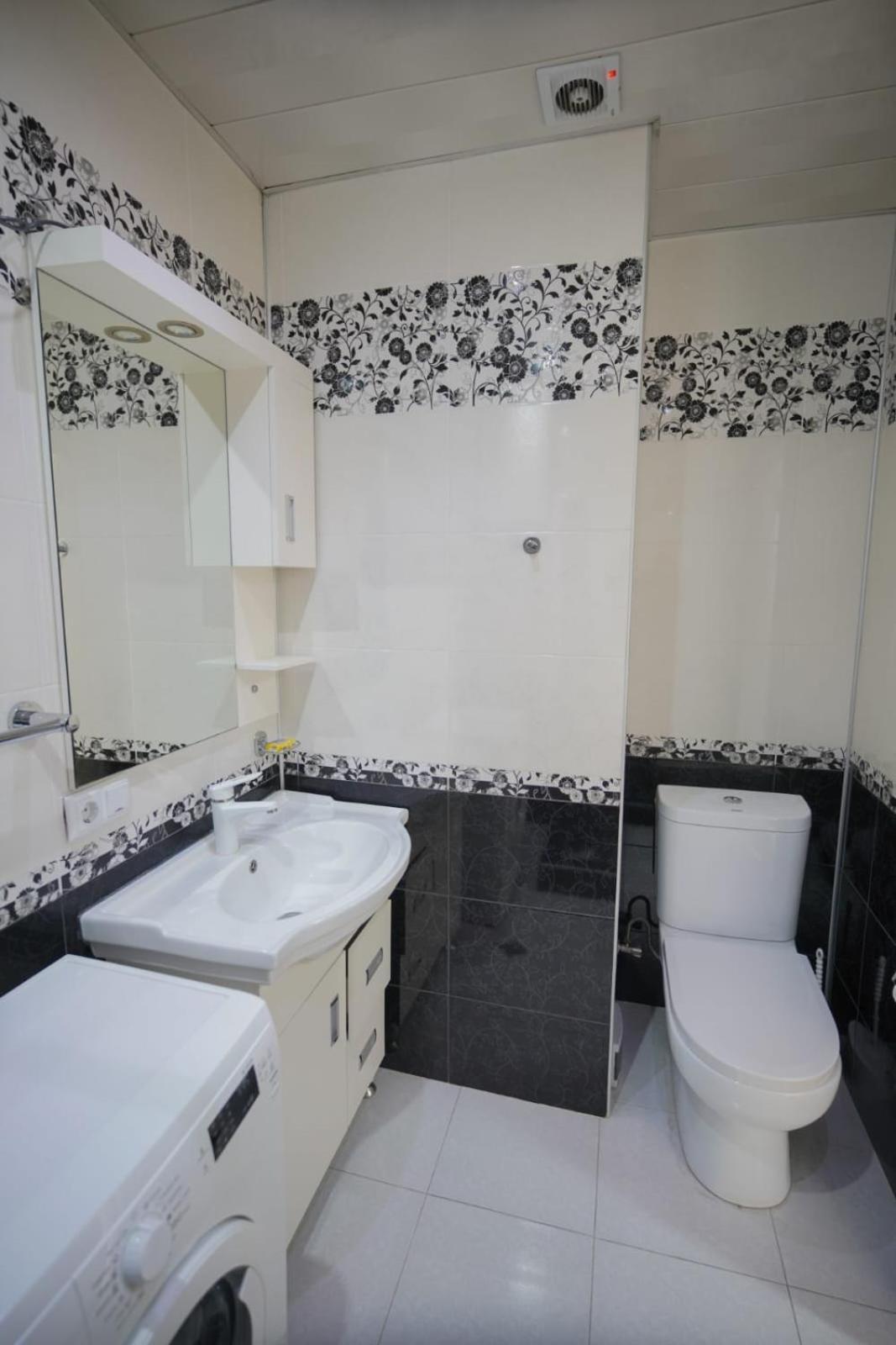 Apartment Orbi Dado Batoemi Buitenkant foto