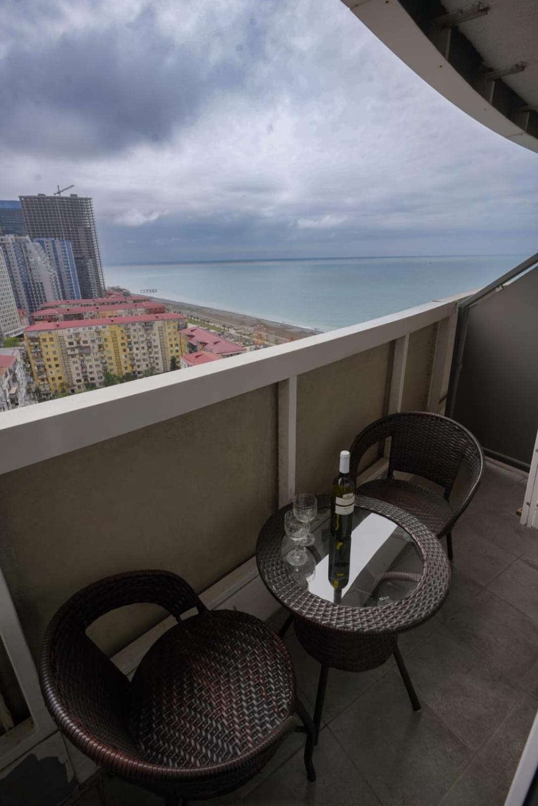 Apartment Orbi Dado Batoemi Buitenkant foto